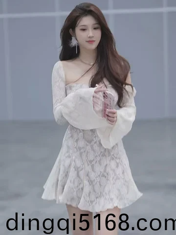 一喷一狙小新玩超级对抗